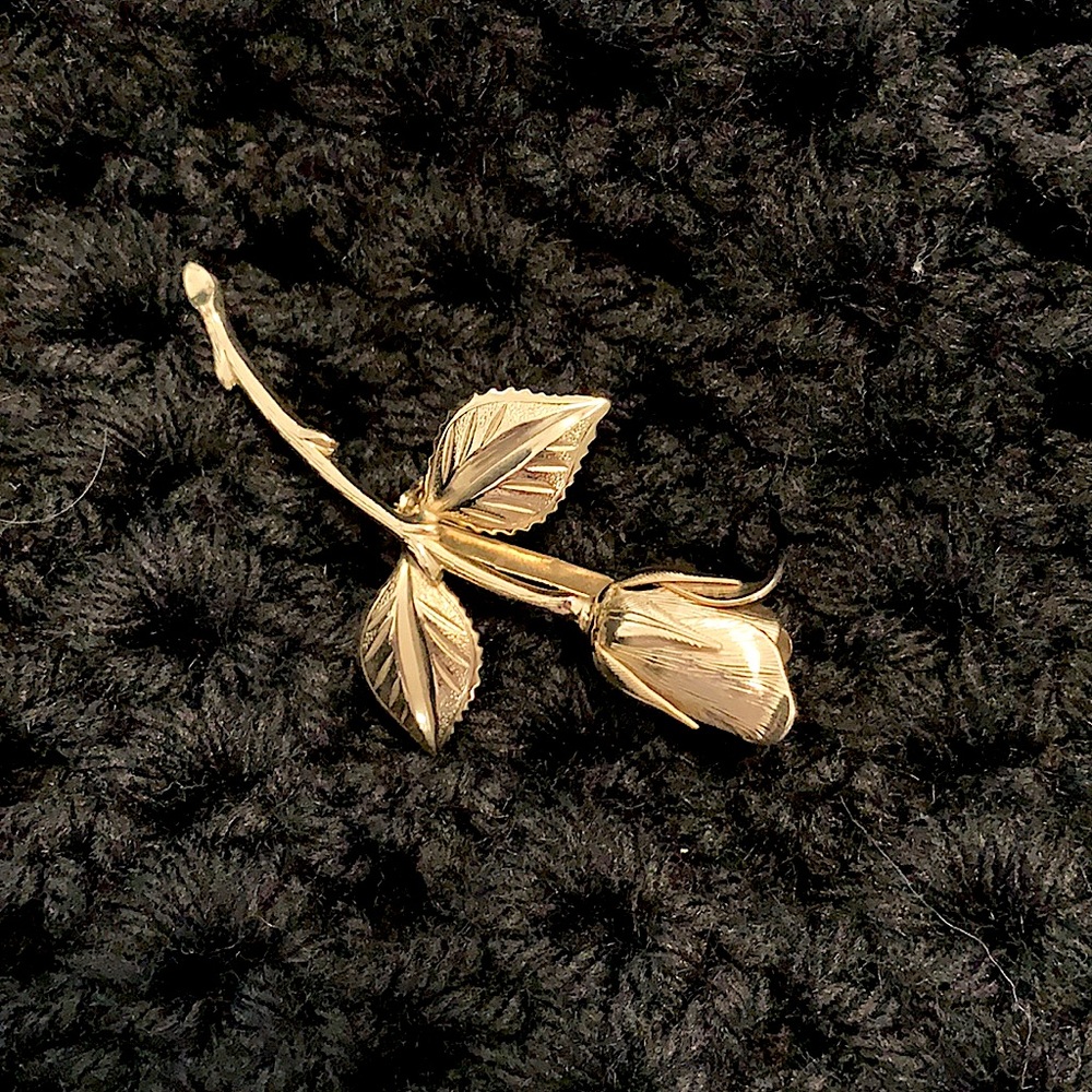 Classy Vintage Golden Rose Brooch_Pendant Romantic Beauty with Great Details